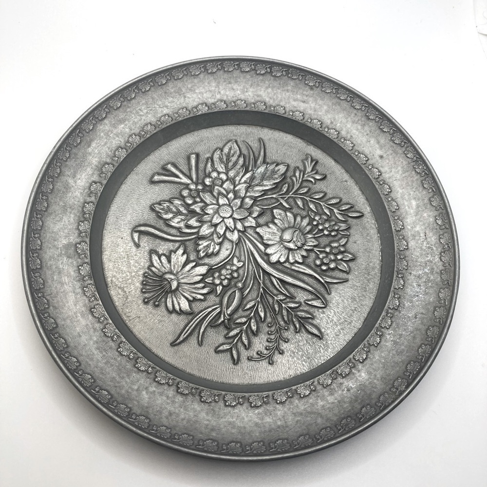 Vtg Pewter Floral Flowers Image Wall Hanging Plate Wall Art Decor Italy 7.5”